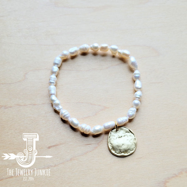 Freshwater Pearl Bracelet with Matte Gold Coin