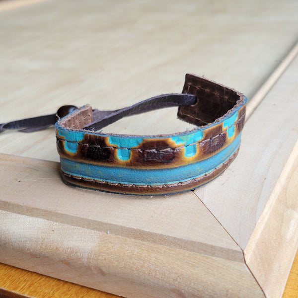 **Narrow Genuine Leather Cuff in Blue Navajo 003x