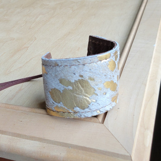 **Wide Leather Cuff w/ Adjustable Tie-Cream Metallic 001oc