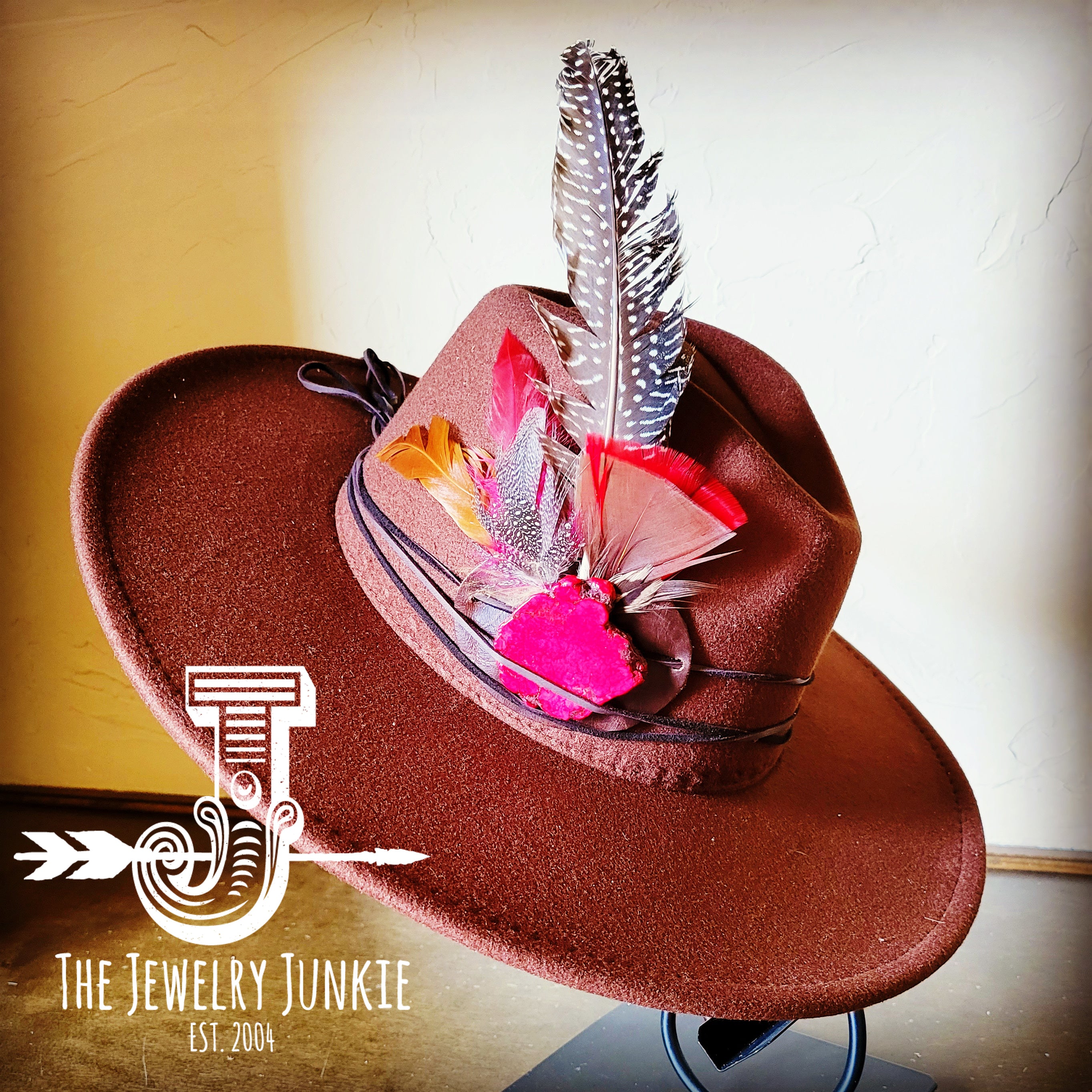 QuneusHot 8 Piece Cowboy Leather Hat Band Natural Hat Feathers Long Horn Turquoise Hatbands for Western Fedora Pork Pie Hats Men Women